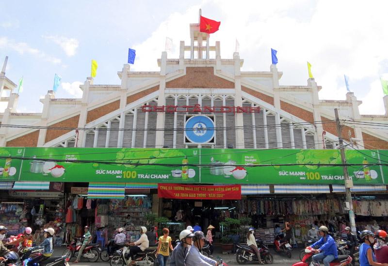 Điểm danh 3 khu chợ bán phụ liệu may đệm vai áo khoát tại TP.HCM